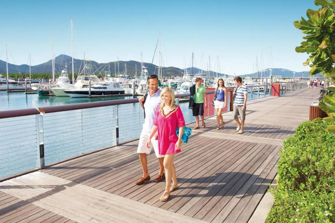 Boatel Cairns Hotel Botel