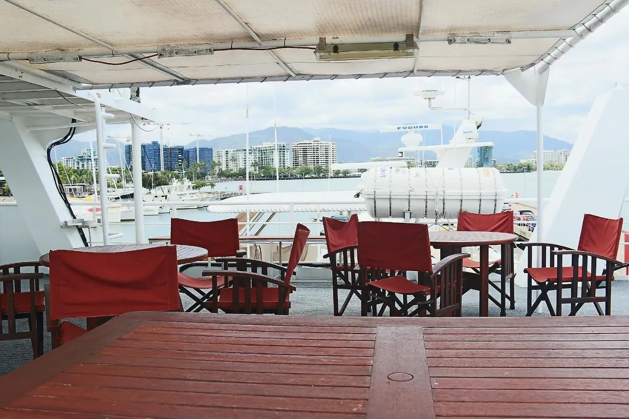 Boatel Cairns Hotel 3*,